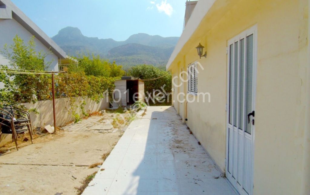 Detached House For Sale in Çatalköy, Kyrenia