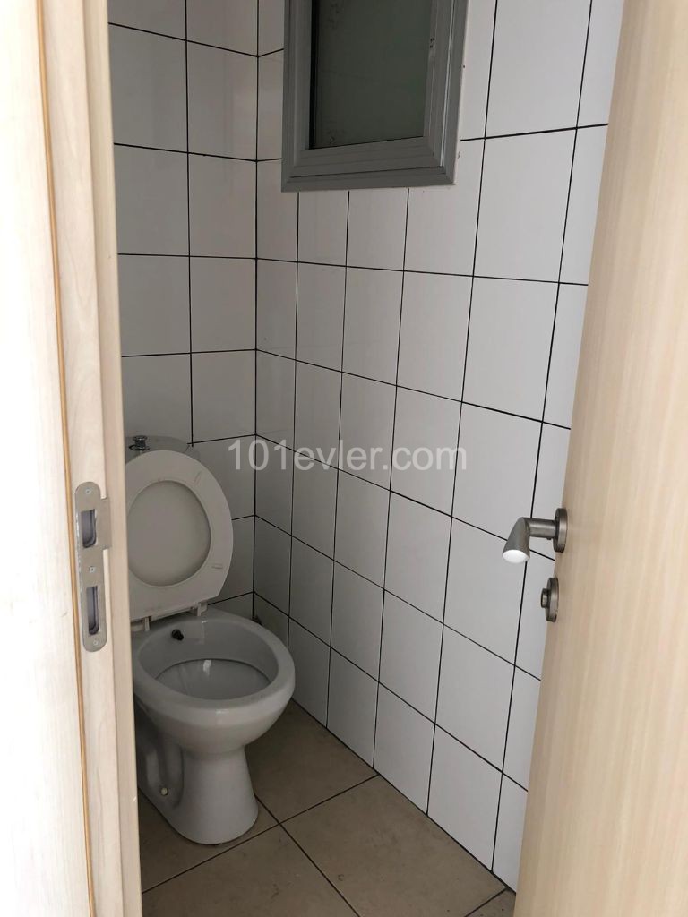 55 m2 in kucukkaymakli, monatlich bezahlter Mietladen (wird neu renoviert ! ) ** 