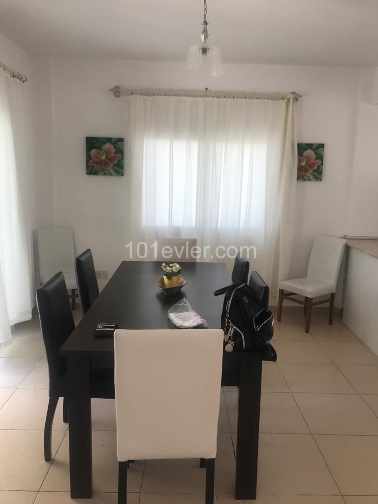 Alsancak'ta Özel Havuzlu Kiralık 4+1 Villa 