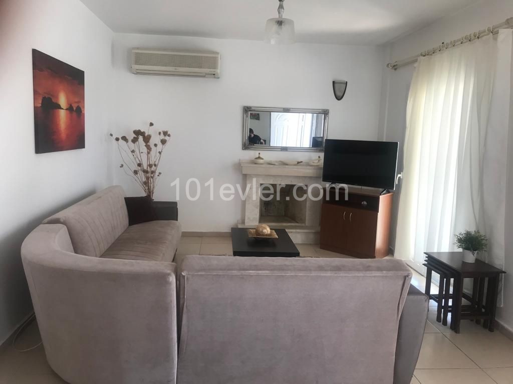 Alsancak'ta Özel Havuzlu Kiralık 4+1 Villa 