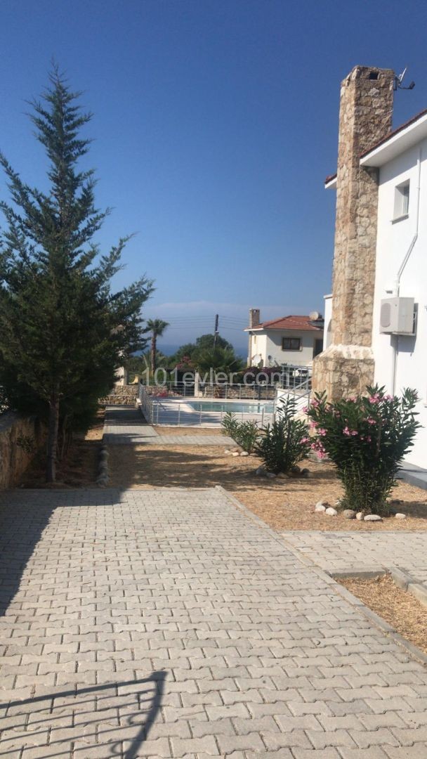 4 +1 Villa for Rent with Private Pool in Alsancak ** 