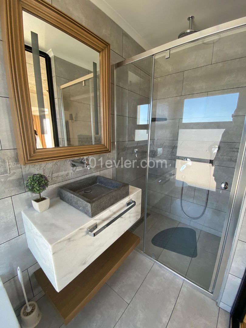 Komplett möblierte Wohnung zur Miete in Kyrenia mit Jacuzzi mit Blick auf die Berge und das Meer Lu Llogara 1 + 0 ** 