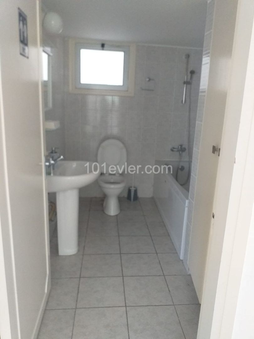 2+1 Spacious Apartment for Rent in Köşklüçiftlik, Suitable for Clinic/Office/ Laboratory Use ** 