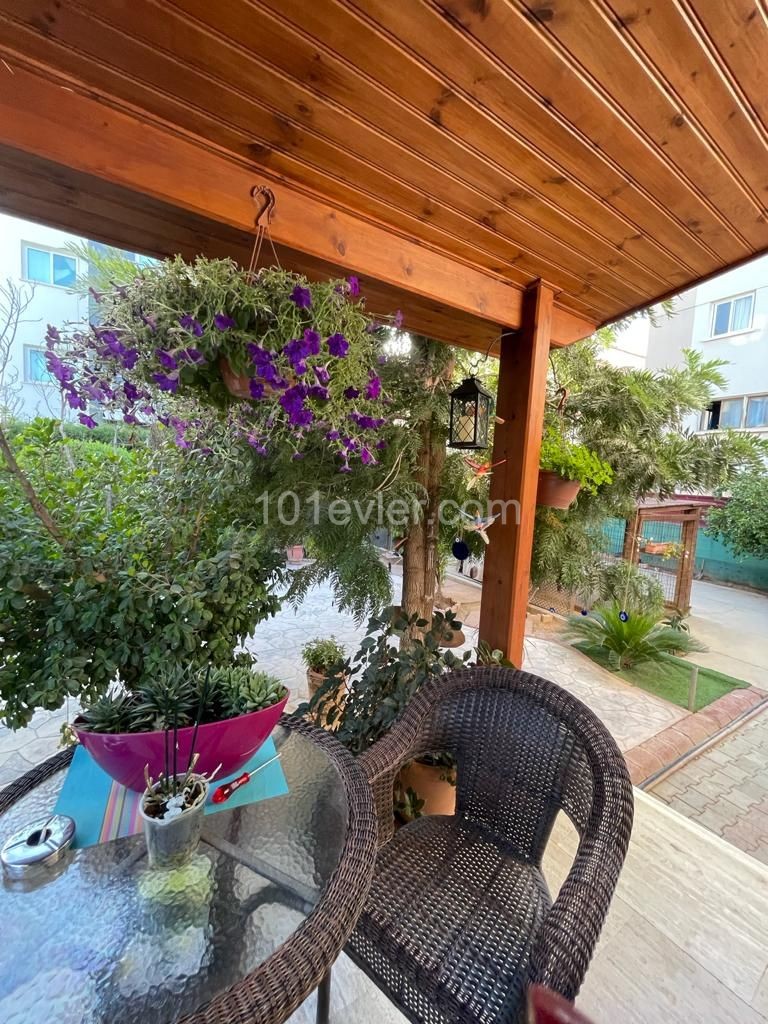 Detached 4+1 Villa with Central Heating in Mitreli, Magnificent Location - Landscaped garden - Suitable for Commercial Use ** 