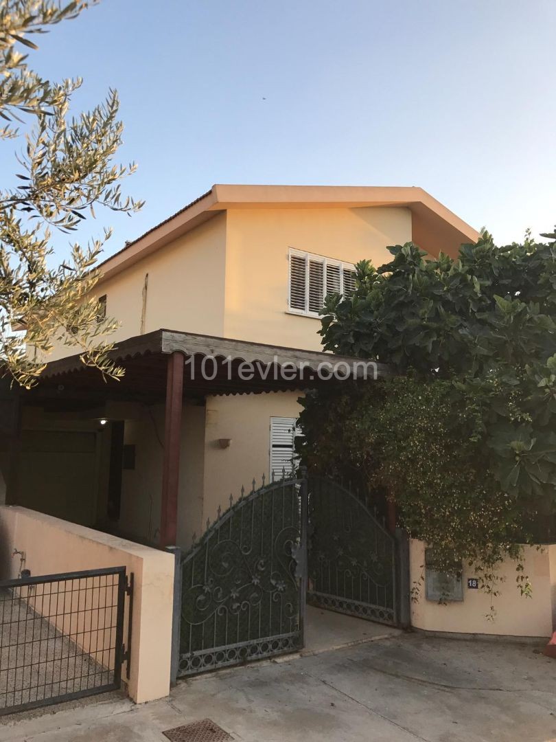 Yenikent'te Kiralık Lüx 3+1 Villa 