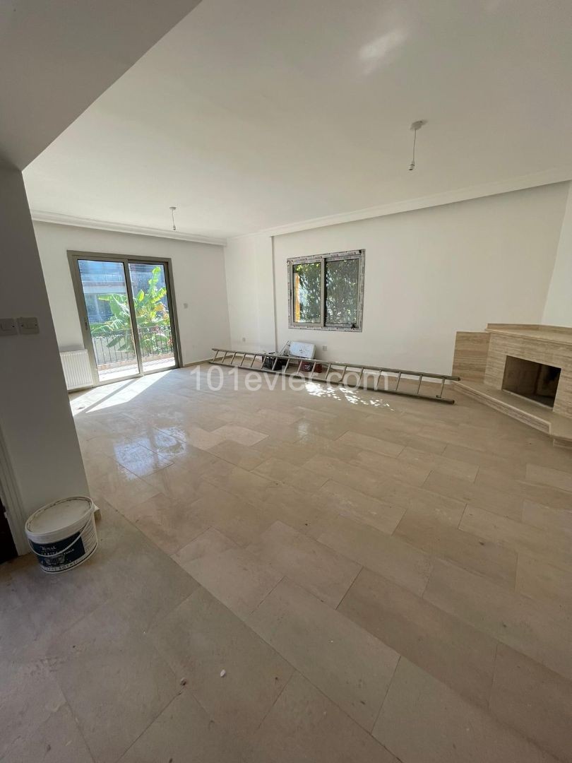 Detached House For Sale in Küçük Kaymaklı, Nicosia