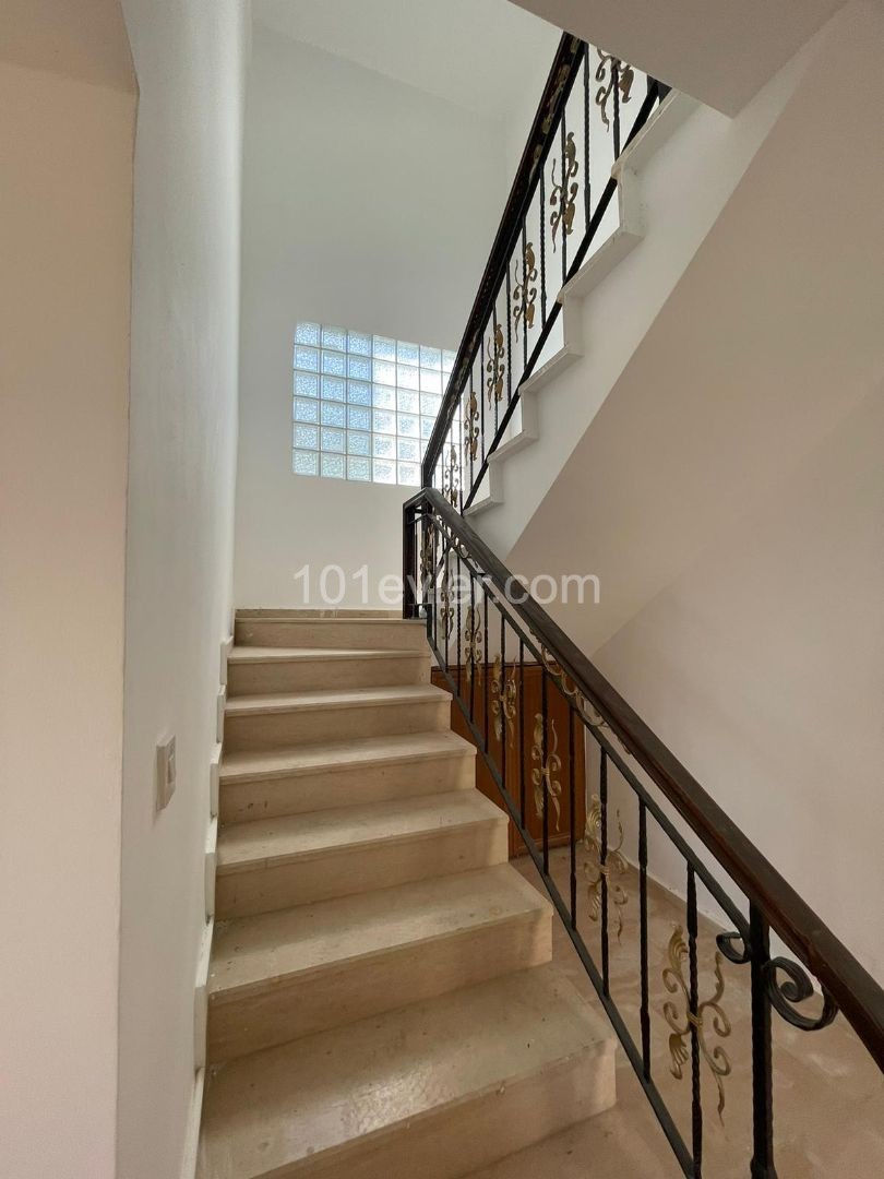 Detached House For Sale in Küçük Kaymaklı, Nicosia