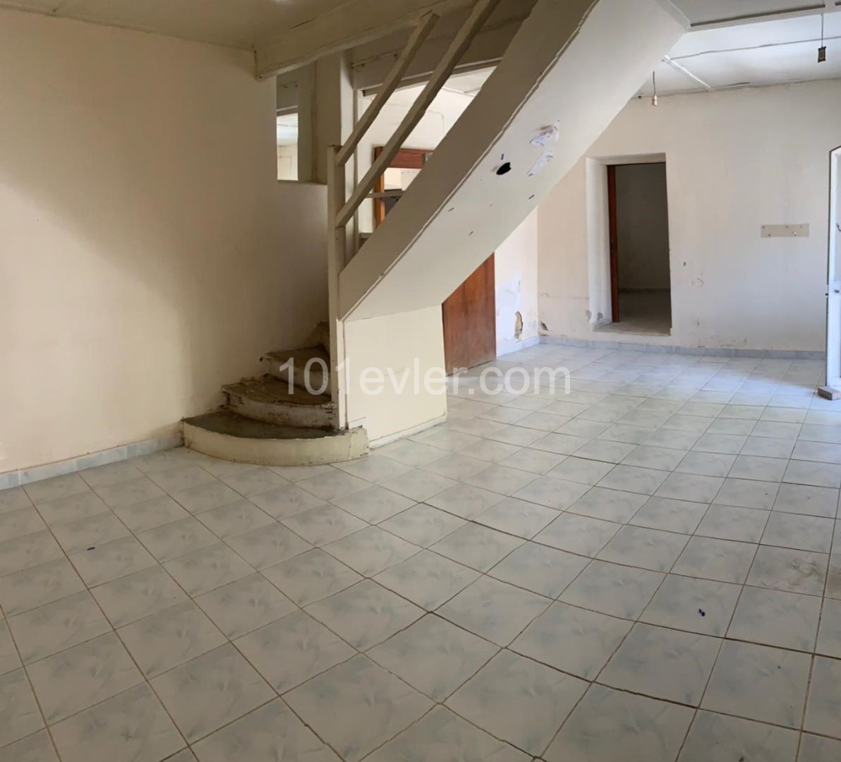 4+1 Duplex Detached House with Large Garden for Sale in Küçük Kaymaklı ** 