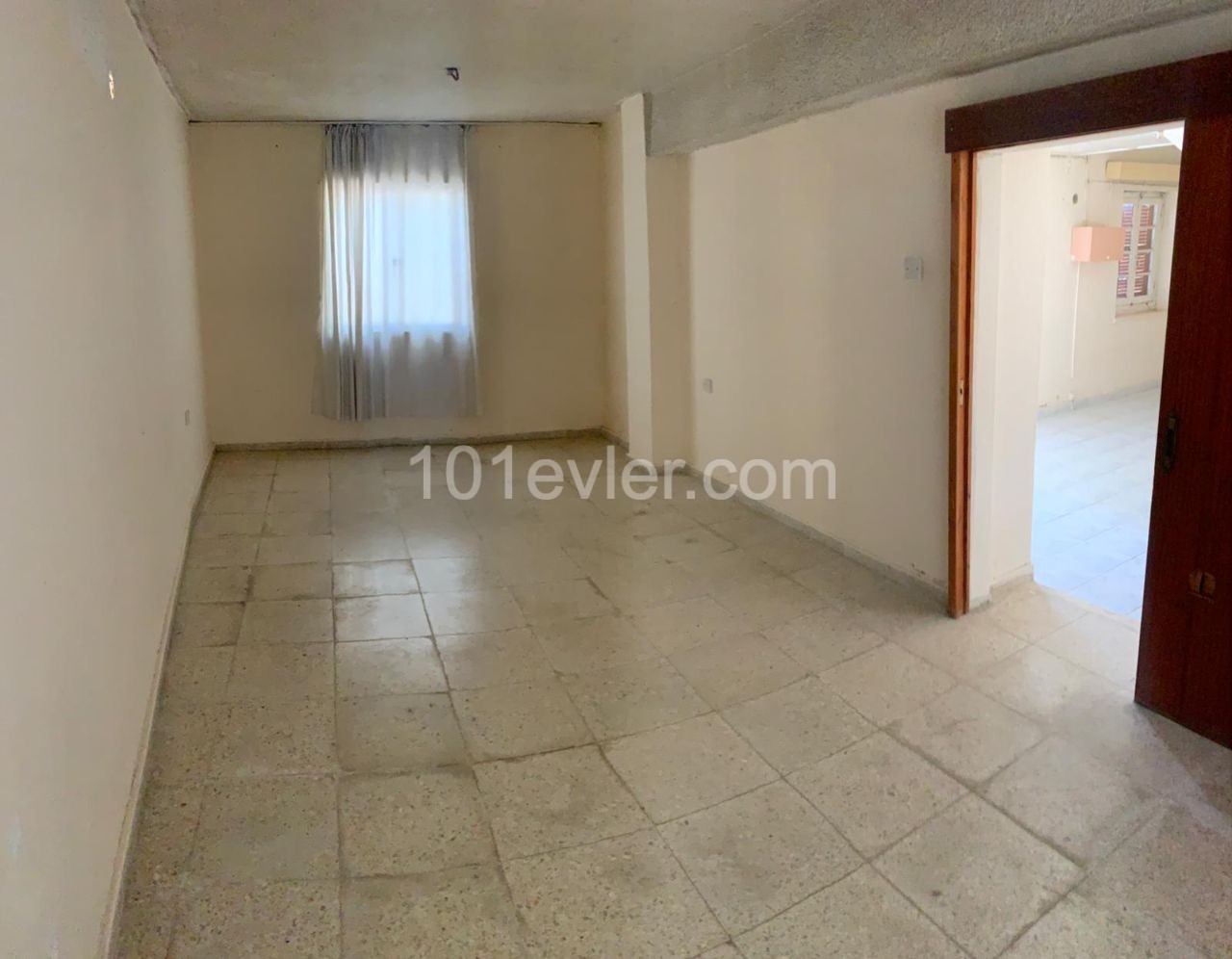 4+1 Duplex Detached House with Large Garden for Sale in Küçük Kaymaklı ** 