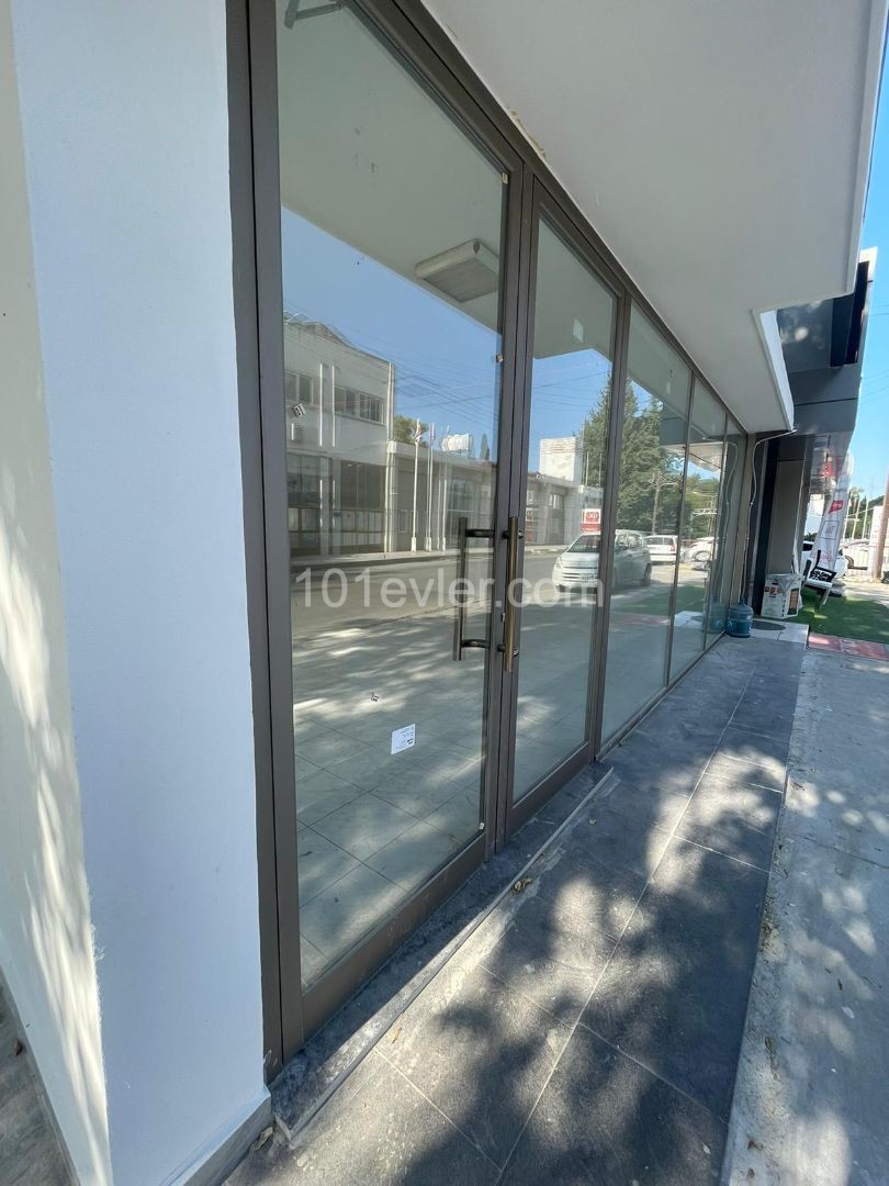 Köşklüçiftlik'te   Merkezi Lokasyonda Kiralık  Sendeli 310 m2 Dükkan- Showroom/ Sigorta / Ofis gibi Kullanıma Uygun