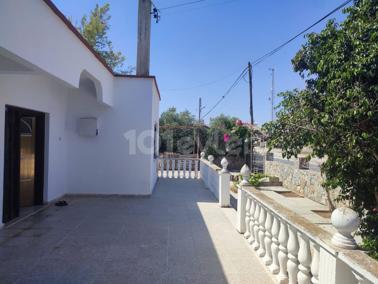 3+1 Detached House On The Road For Sale In Aslanköy ** 