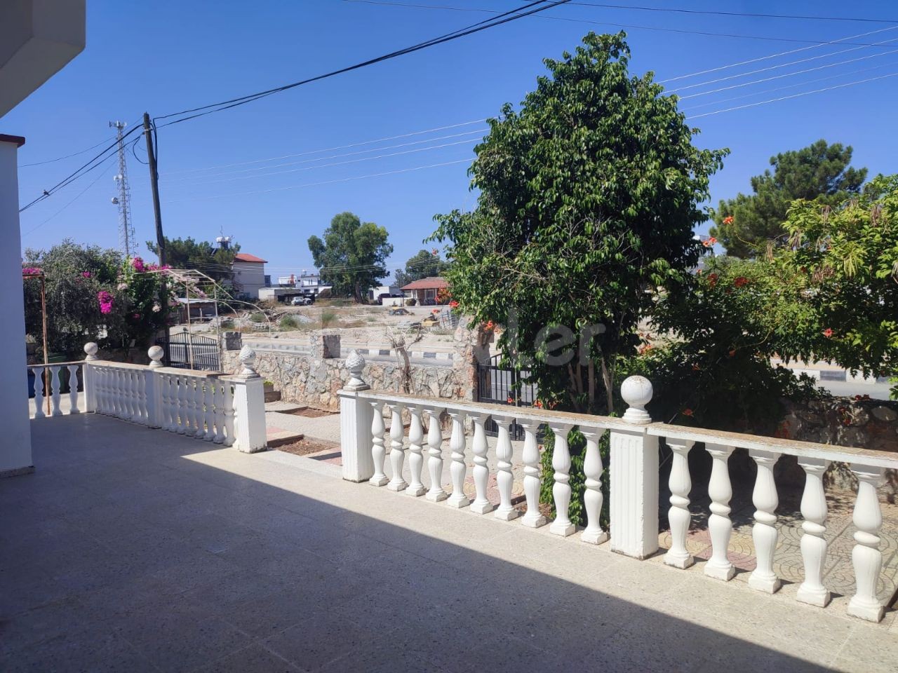 3+1 Detached House On The Road For Sale In Aslanköy ** 