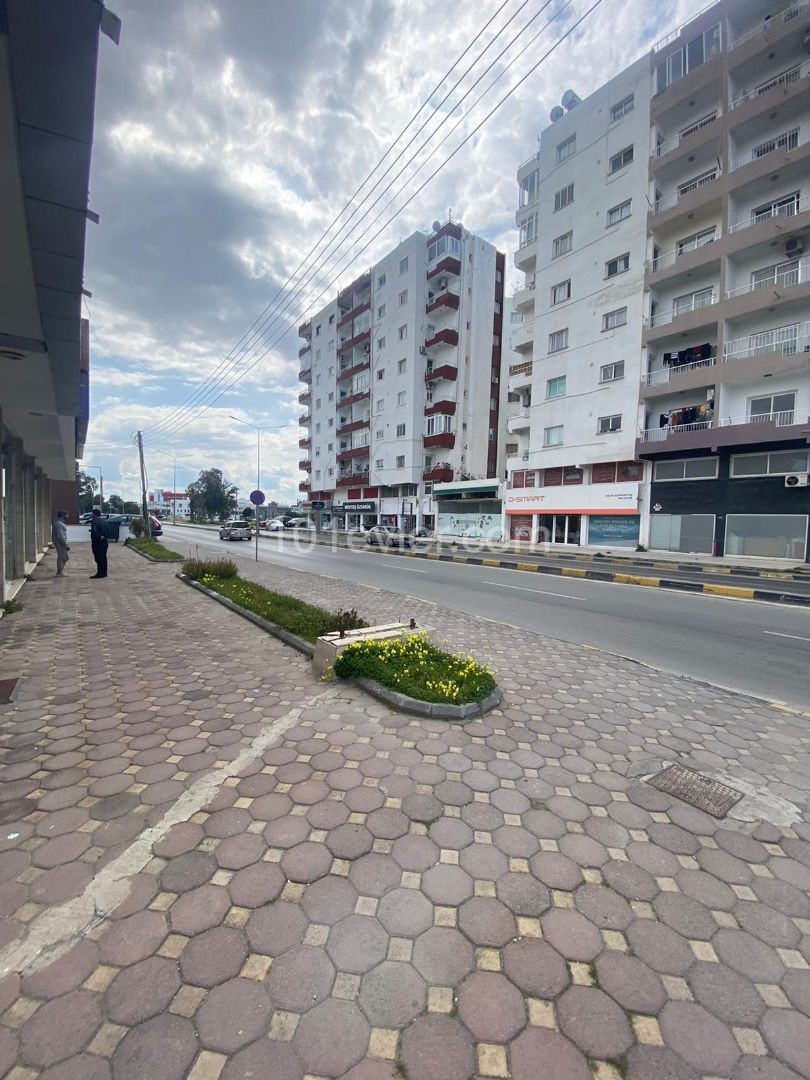 Ortaköy'de Ana Cadde Üzeri Muhteşem Lokasyonda Kiralık Dükkan/İşyeri