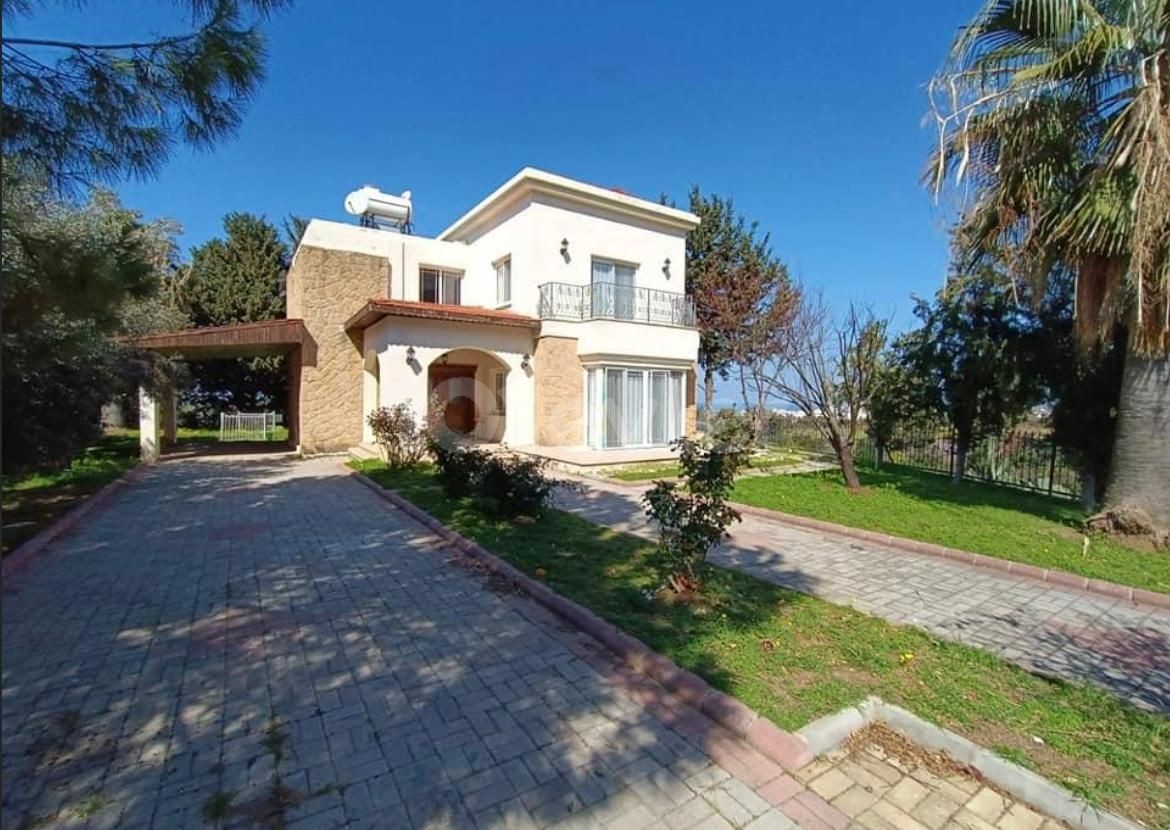 Girne Zeytinlik’te Günlük Müstakil Lüks Özel Yüzme Havuzlu Ful Eşyalı Villa!