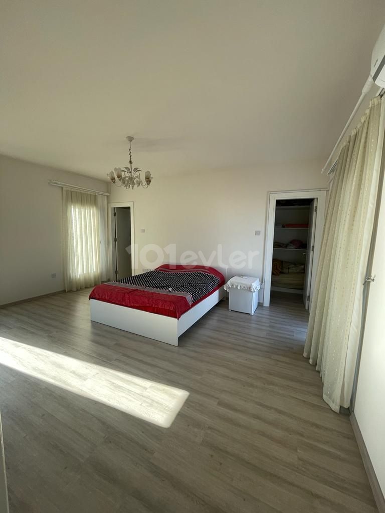 Türkische Eigentumswohnung Zum Verkauf In Kyrenia - Bosporus 3+1 Freistehende Villa Mit Garten-Platz Für Den Bau Eines Pools ** 