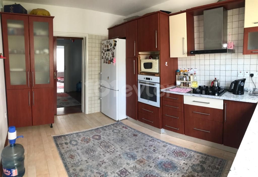 Lefkoşa Kızılbaş'da Satılık 3+2 Satılık Daire 