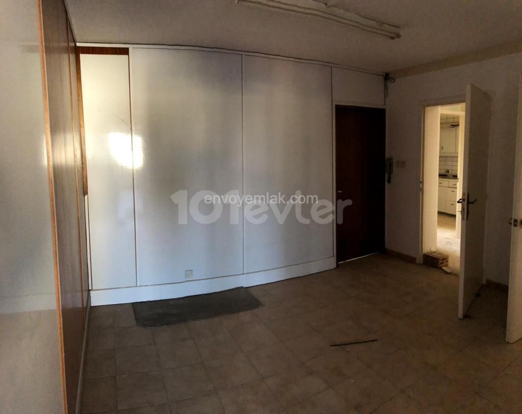 A Complete Commercial Building for Rent with a Renovated Elevator in a Central Location in Nicosia- Wallari ** 