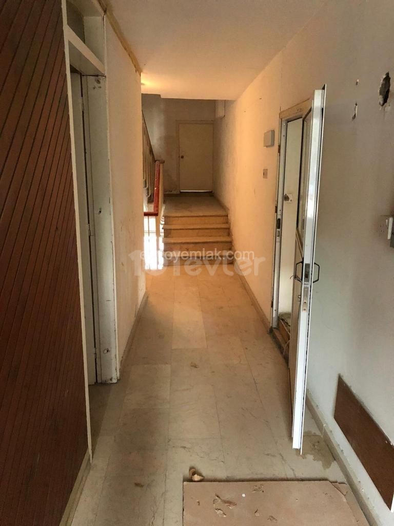 A Complete Commercial Building for Rent with a Renovated Elevator in a Central Location in Nicosia- Wallari ** 