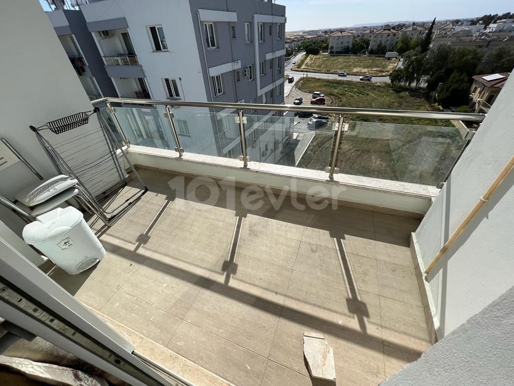 2+1 Türkische Wohnung zum Verkauf, nur 2 Minuten zu Fuß vom Municipal Boulevard im Zentrum von gehreli Yenikent... ** 
