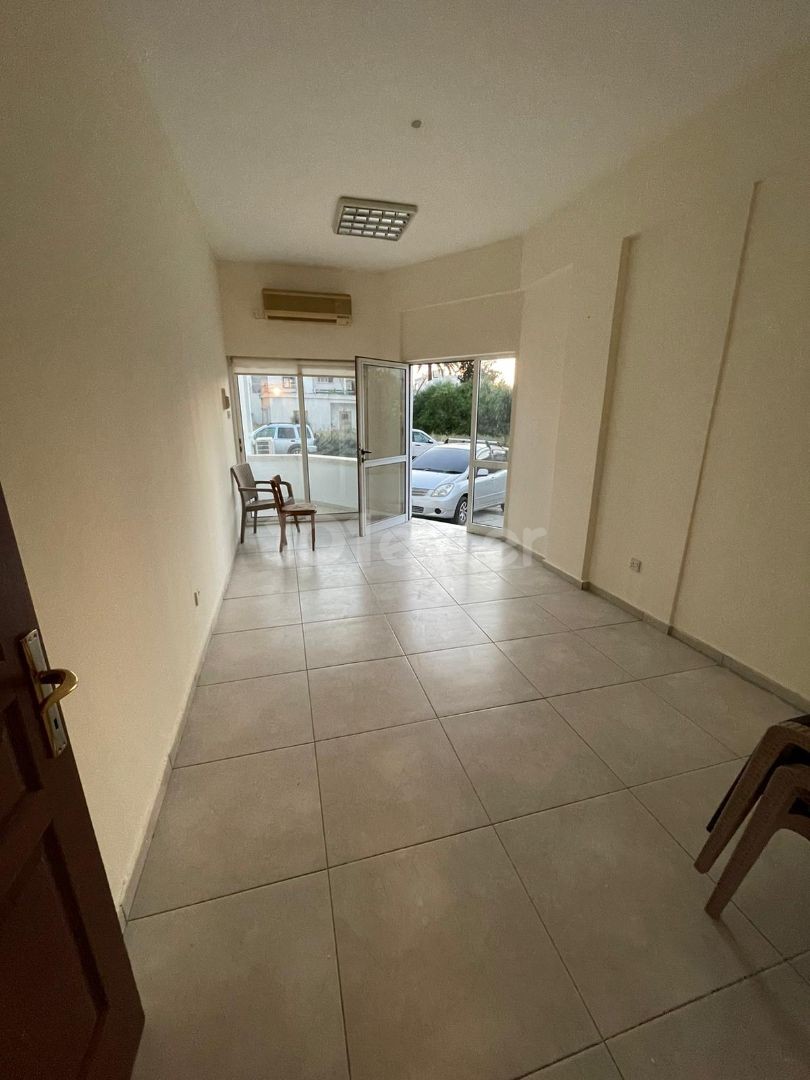 Büro Mit Balkon Zur Miete In Marmara ** 