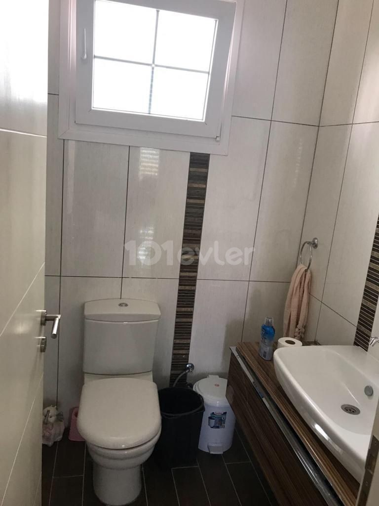 Çatalköy'de Mükemmel Konumda Dağ ve Deniz Manzaralı 3+1 Kiralık Villa