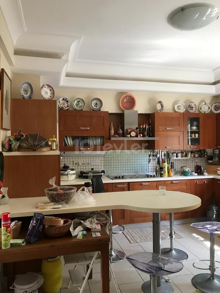 Herrliche Zentralheizung Kommerzielle Villa 5 + 2 Zu Vermieten In Ortaköy ** 