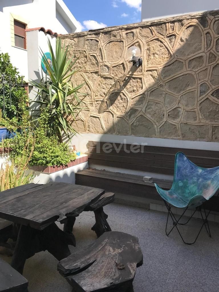 Ortaköy'de Muhteşem Merkezi Isıtmalı + Şömineli Lüx  Ticari Villa 5+2 Kiralık / Satılık