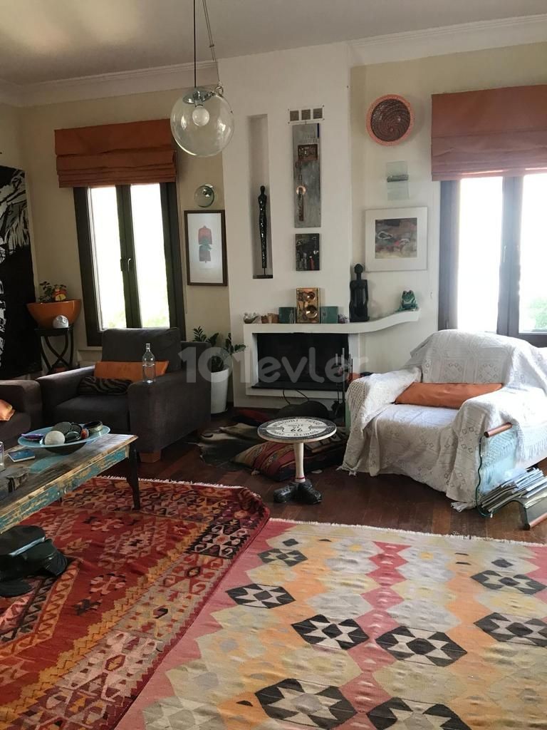 Ortaköy'de Muhteşem Merkezi Isıtmalı + Şömineli Lüx  Ticari Villa 5+2 Kiralık / Satılık