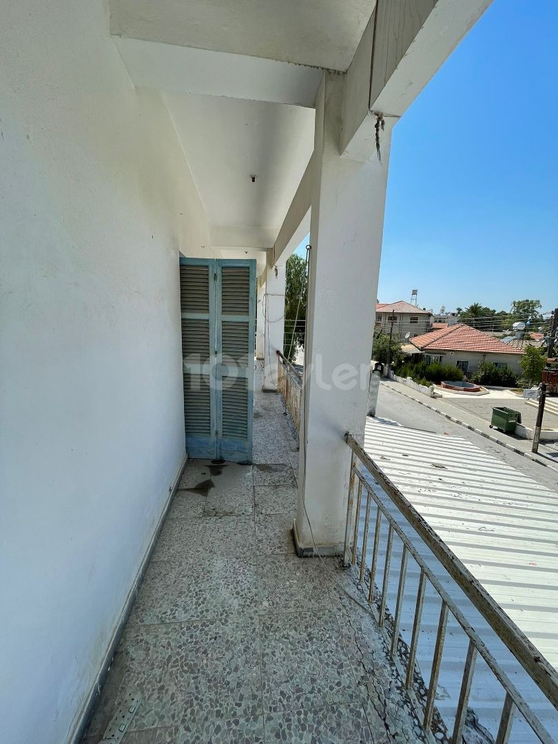 3+1 Wohnung zum Verkauf an der Hauptstraße in zentraler Lage in alayköy ** 