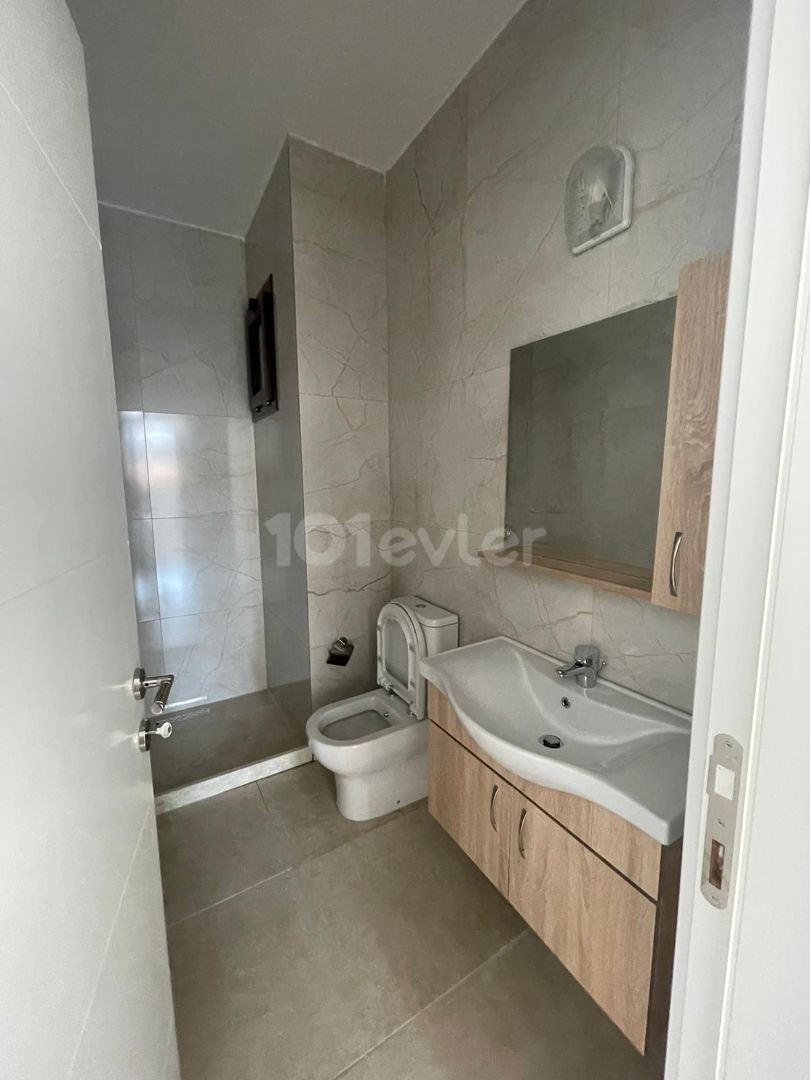 Çağlayan'da Eşyasız Kiralık Daire 2+1 ( 2 balkonlu)