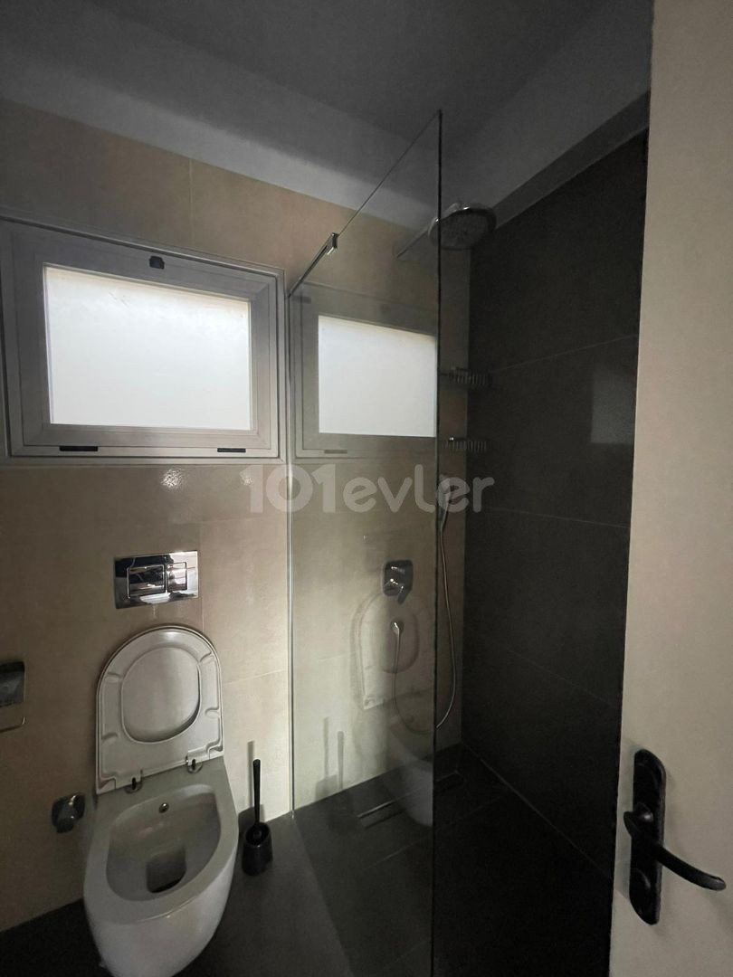 Dereboyu'nda Ana Cadde Üzeri Satılık 3+1 Penthouse