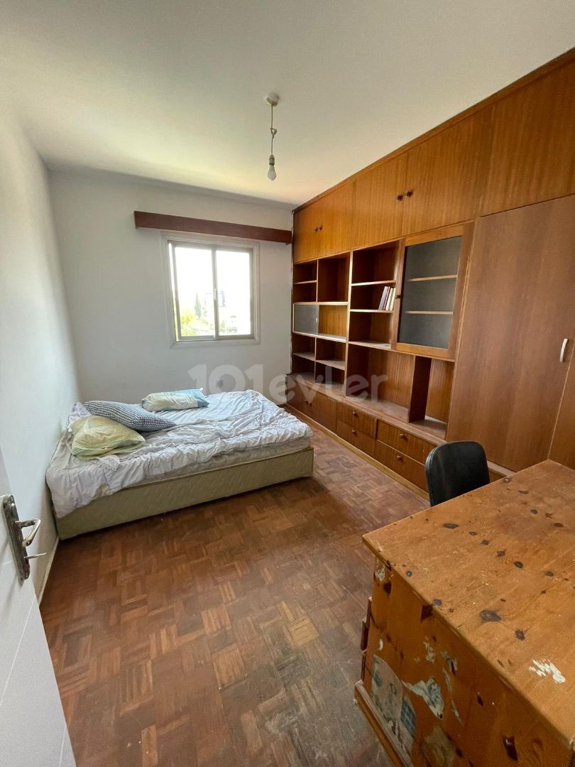 Geräumige 3 + 1 Wohnung Mit Balkon Zur Miete In Dereboyunda ** 