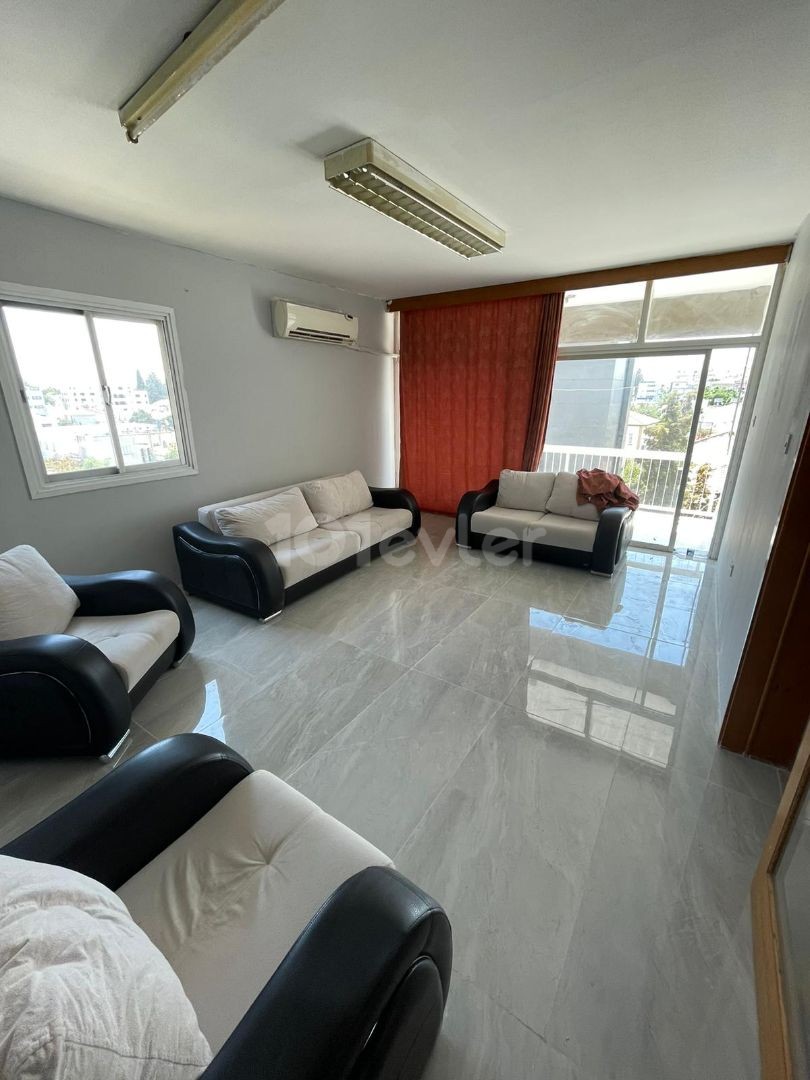 Spacious 3+ 1 Apartment with Balcony for Rent in Dereboyunda ** 