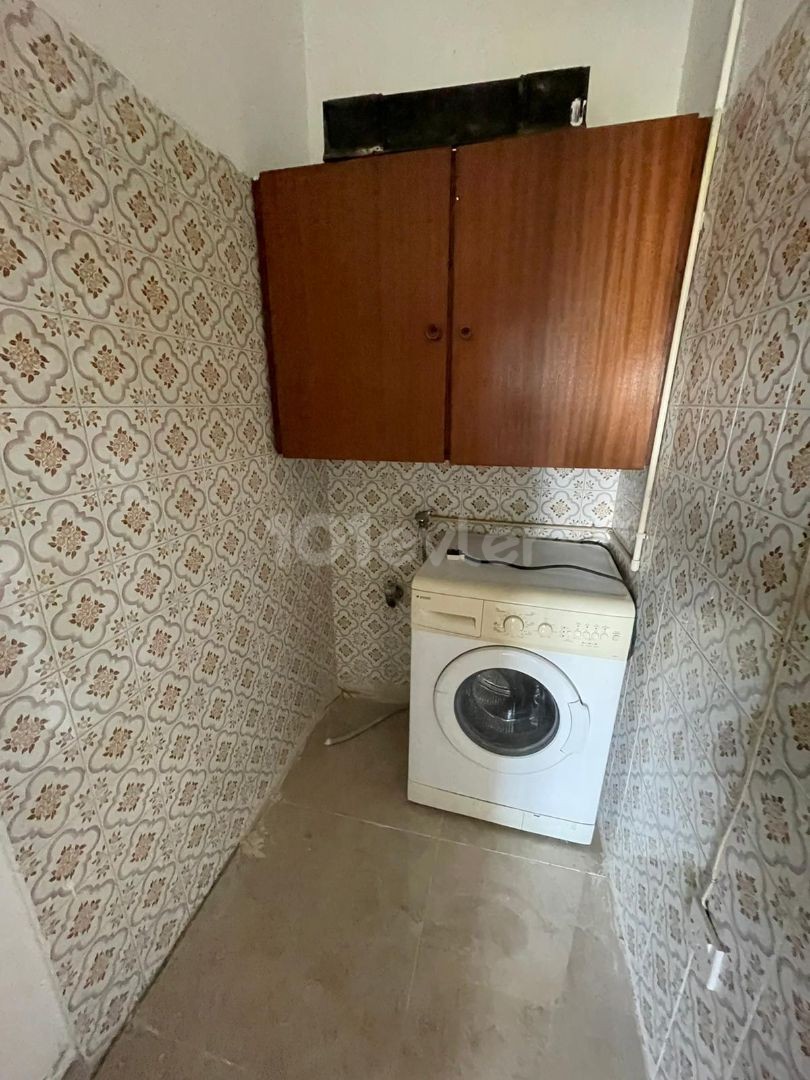 Spacious 3+ 1 Apartment with Balcony for Rent in Dereboyunda ** 