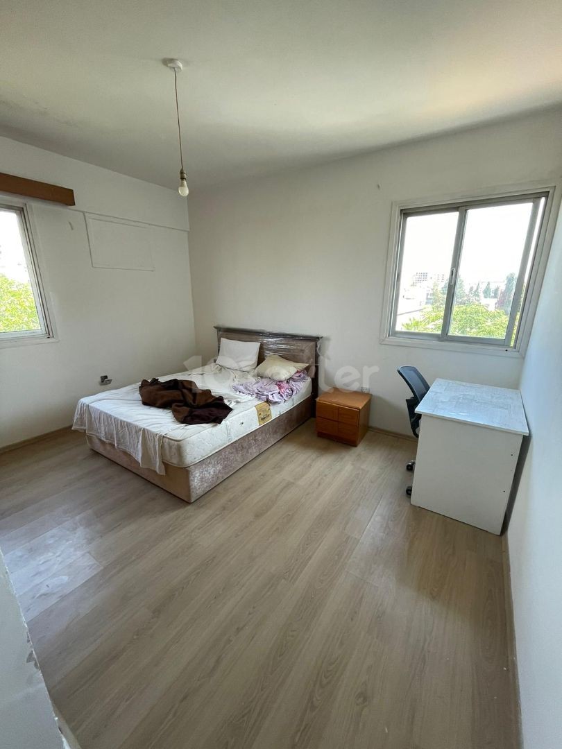 Geräumige 3 + 1 Wohnung Mit Balkon Zur Miete In Dereboyunda ** 