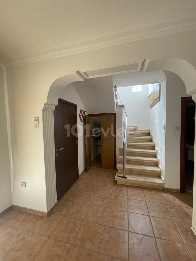 3 +2 Detached House in Göçmenköy ** 