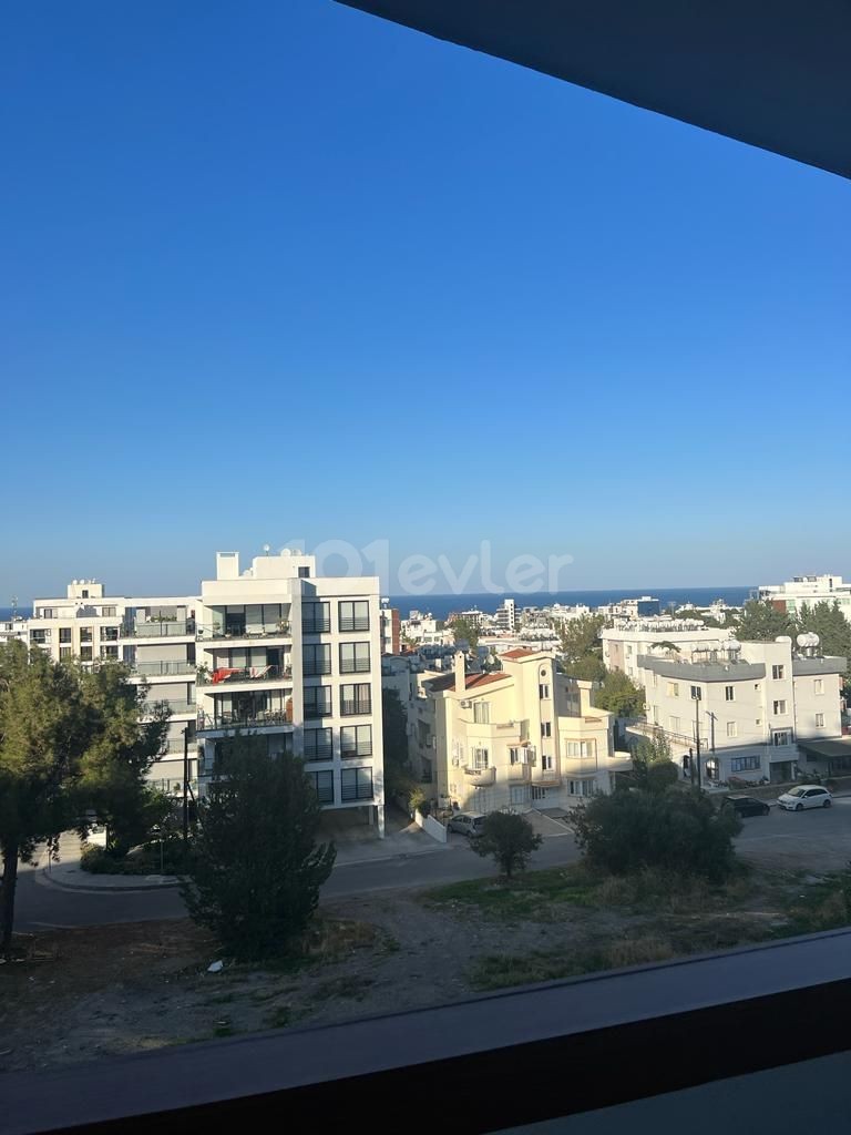 2+1 Wohnung zur Miete im Zentrum von Kyrenia mit monatlicher Zahlung