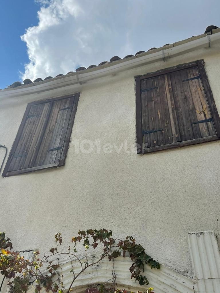 Detached House For Sale in Lefkoşa Surlariçi, Nicosia