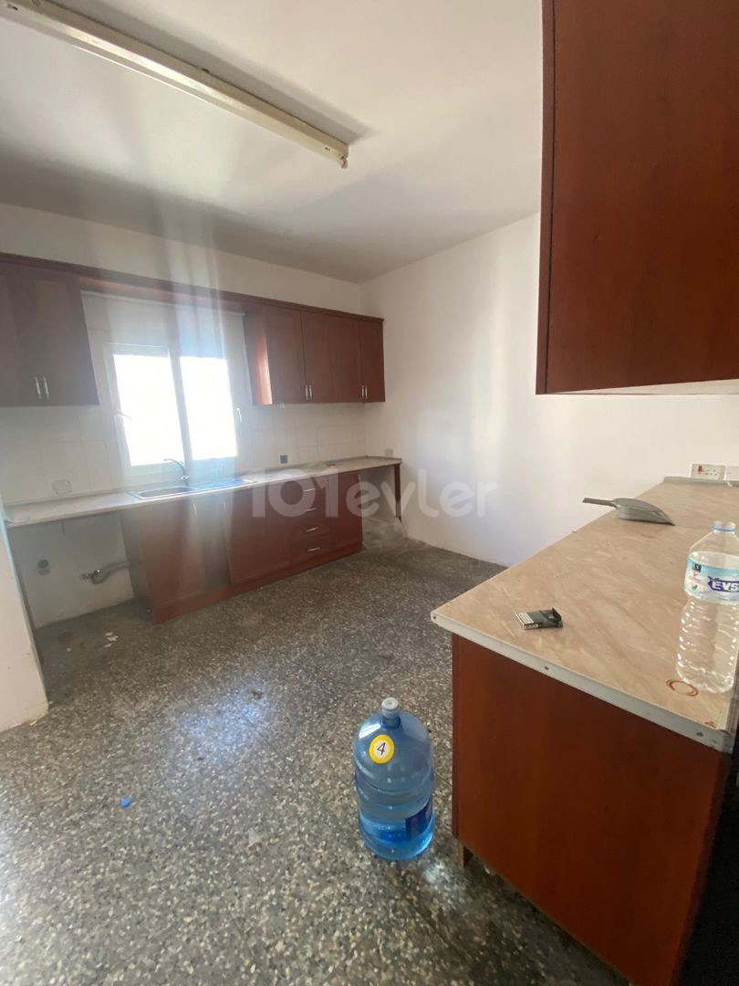 Küçük Kaymaklı Bölgesinde 3+1 Kiralık Ofis