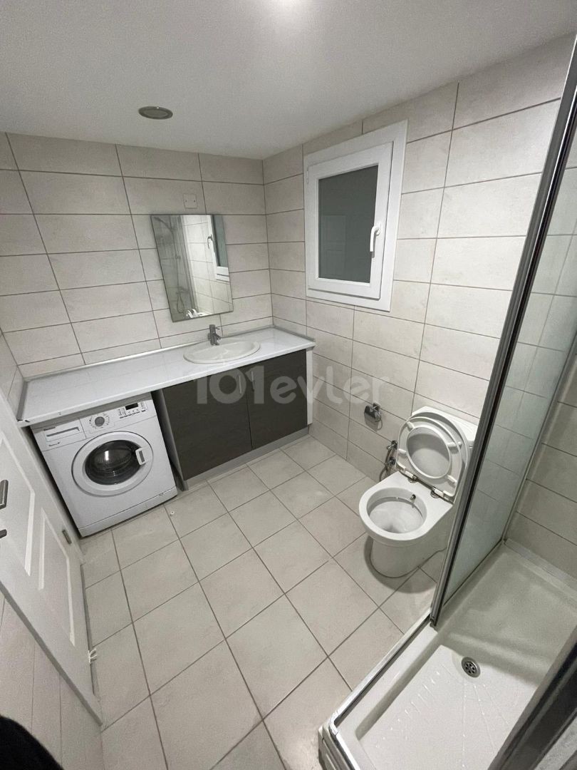 Komplett möblierte 1+1 (2 wc) Wohnung zum Verkauf in einem geschlossenen Komplex in Kyrenia Centre