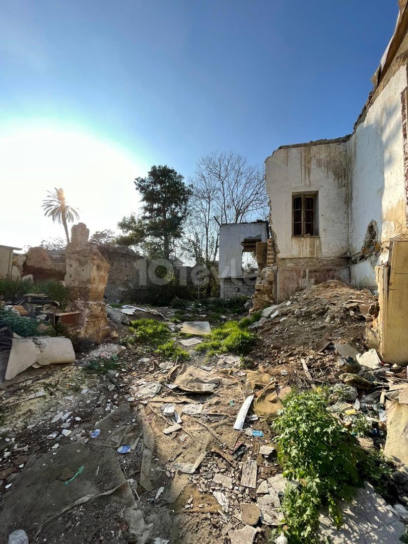 Einfamilienhaus Kaufen in Lefkoşa Surlariçi, Nikosia