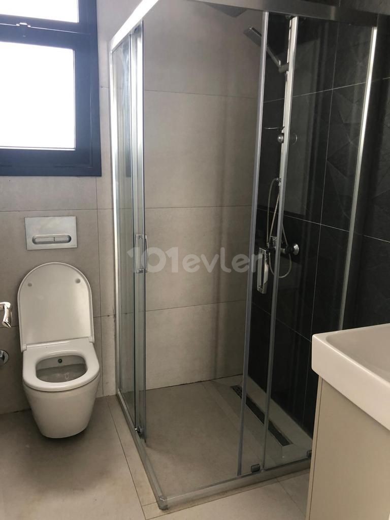 Yeni Boğaziçin'de Modern Lüx Özel  Havuzlu 4+1 Villa