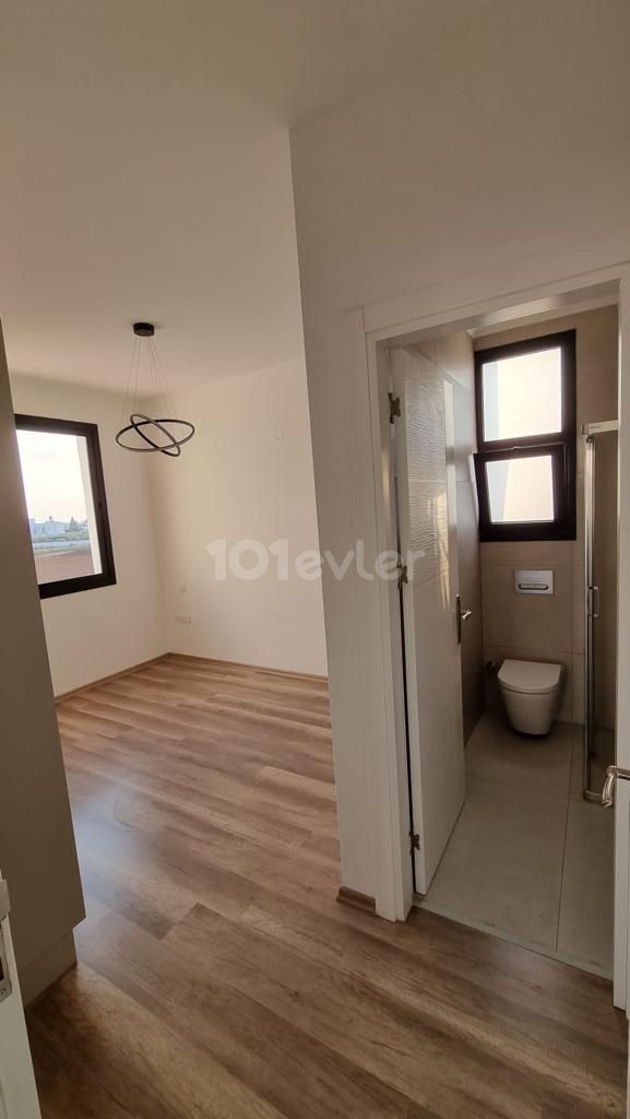 Yeni Boğaziçin'de Modern Lüx Özel  Havuzlu 4+1 Villa