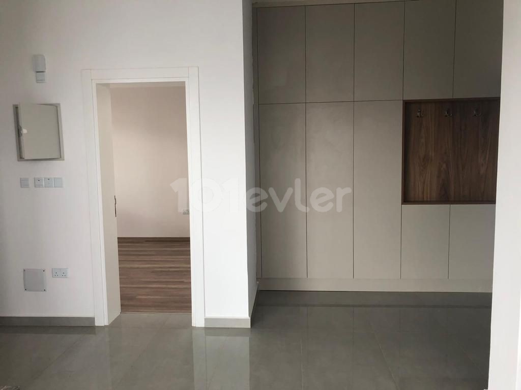 Yeni Boğaziçin'de Modern Lüx Özel  Havuzlu 4+1 Villa