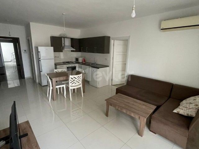 Vollständig möblierte 1+1 (2 wc) Wohnung zur Miete in Kyrenia Zentrum in einem Gated Complex 