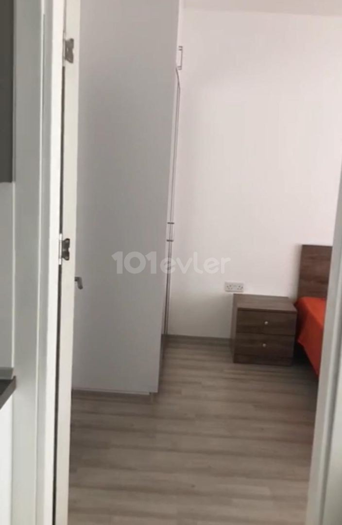 Vollständig möblierte 1+1 (2 wc) Wohnung zur Miete in Kyrenia Zentrum in einem Gated Complex 