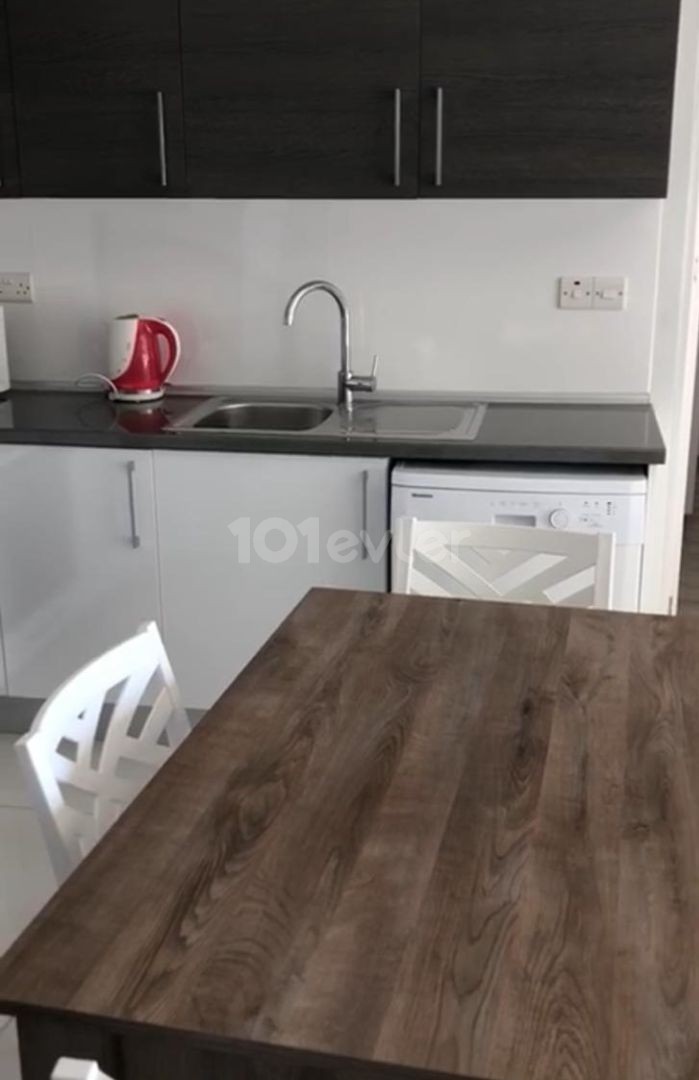 Vollständig möblierte 1+1 (2 wc) Wohnung zur Miete in Kyrenia Zentrum in einem Gated Complex 