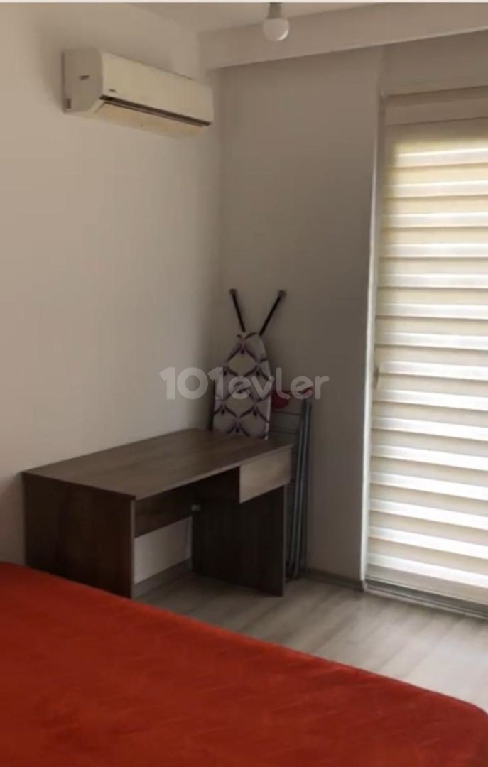 Vollständig möblierte 1+1 (2 wc) Wohnung zur Miete in Kyrenia Zentrum in einem Gated Complex 