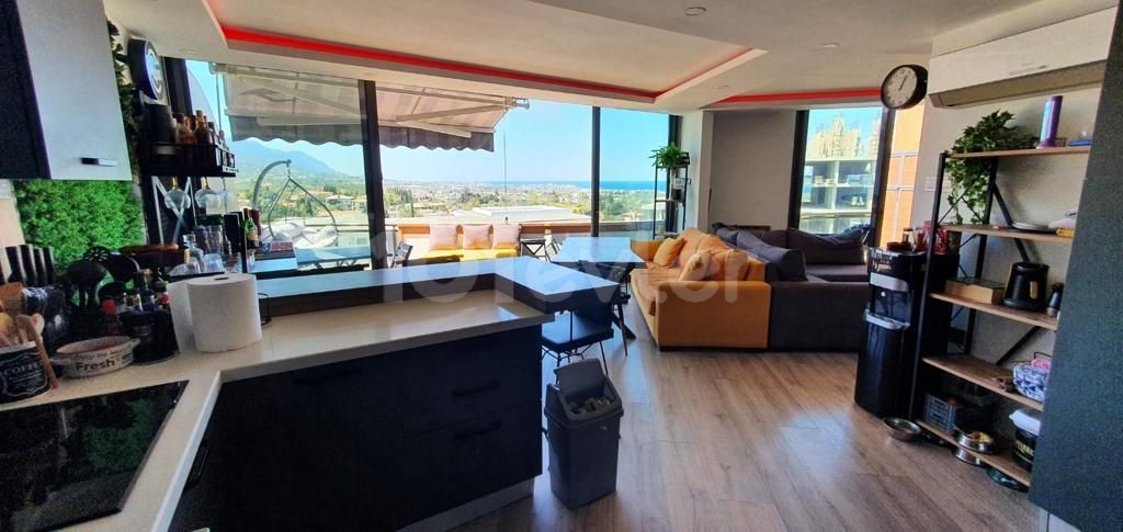 Zu verkaufen Duplex Penthouse in Kyrenia Zentrum