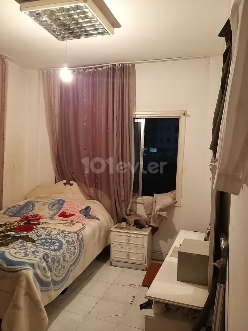 Girne Merkez'de Satılık 3+1 Daire (Kelepir)